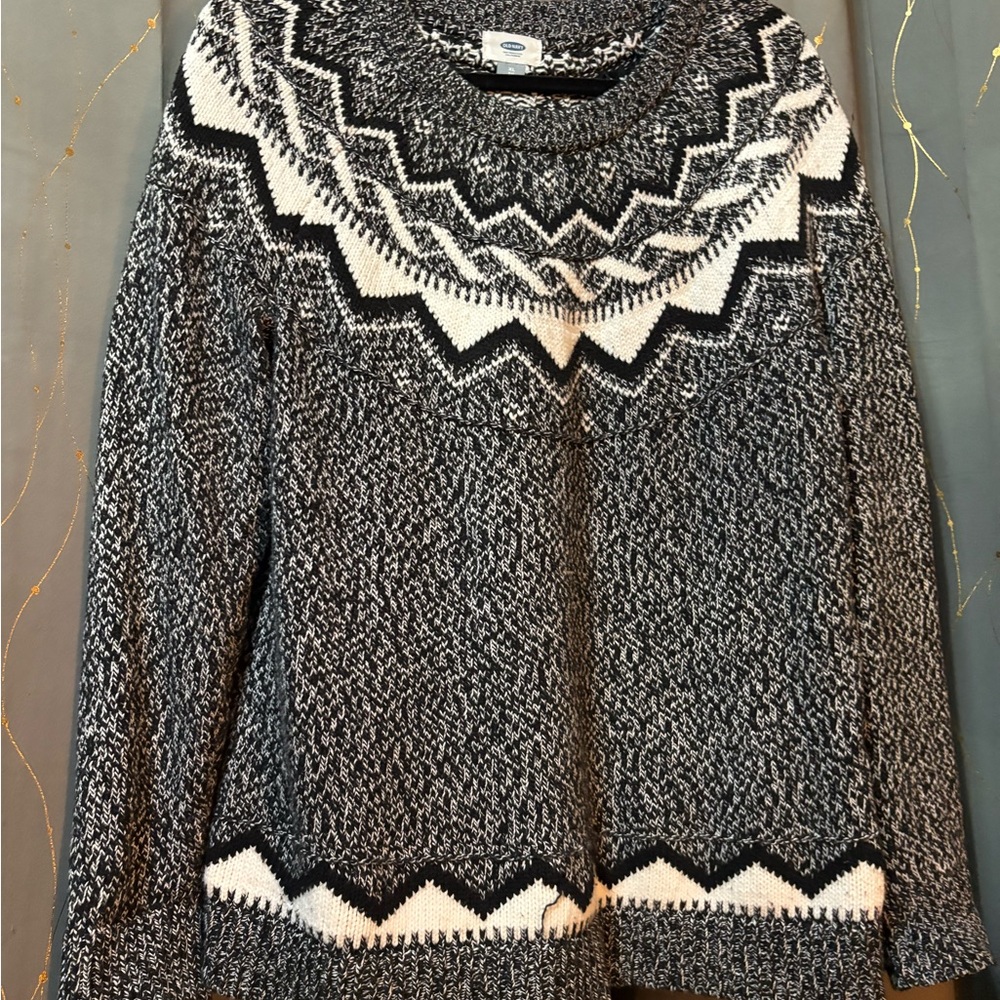 Old Navy Monochrome Knit Pullover